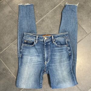 Joe’s High Rise Raw Hem Skinnies Vani wash 26